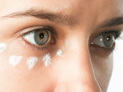 Oogcrème tegen rimpels: nodig of niet? De feiten op een rij